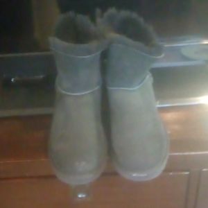 Black winter boots size 9